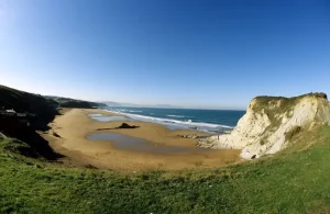 Surfing in Sopelana – Complete Guide to the Best Spots, Seasons & Waves